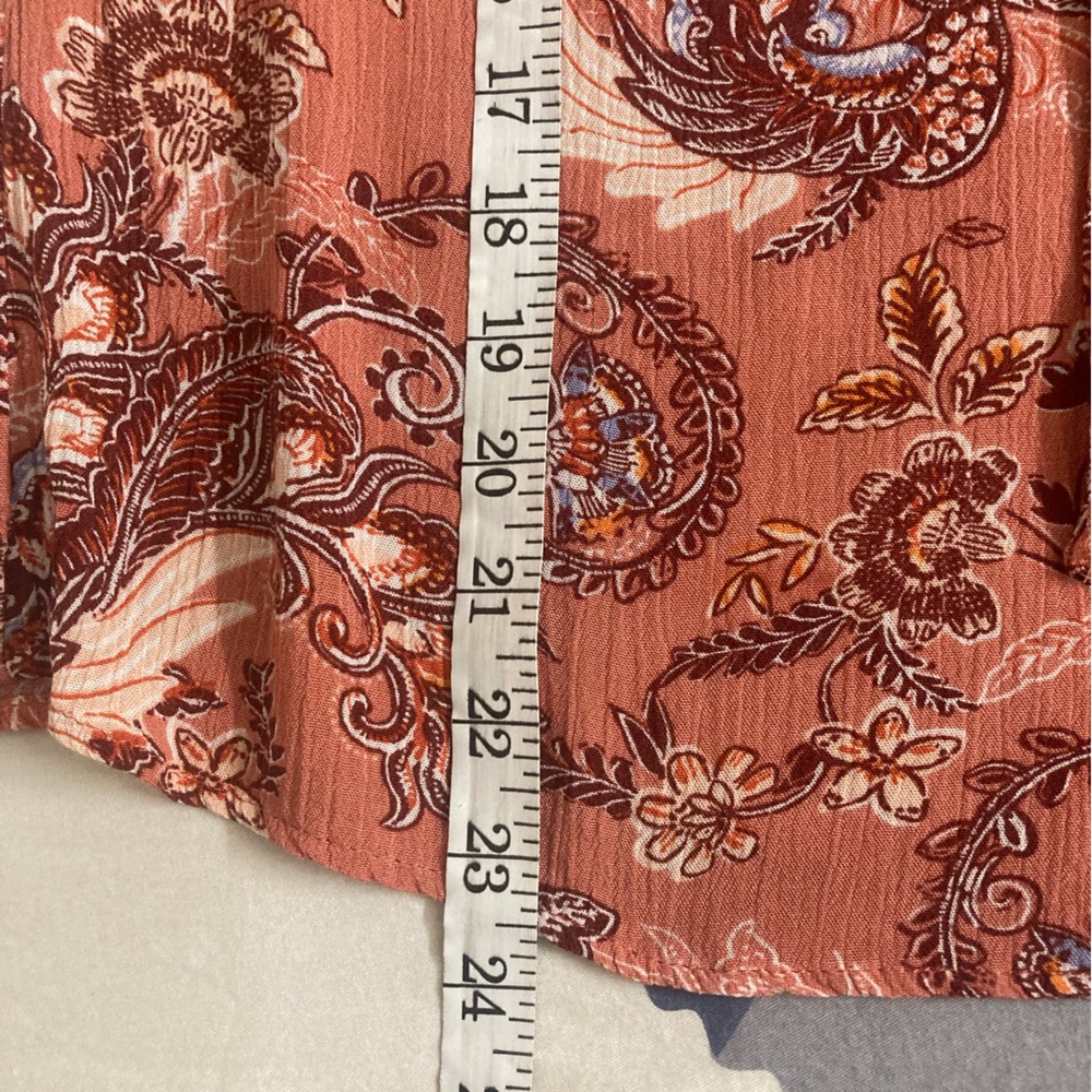 Off shoulder type paisley blouse NWT - Picture 3 of 4